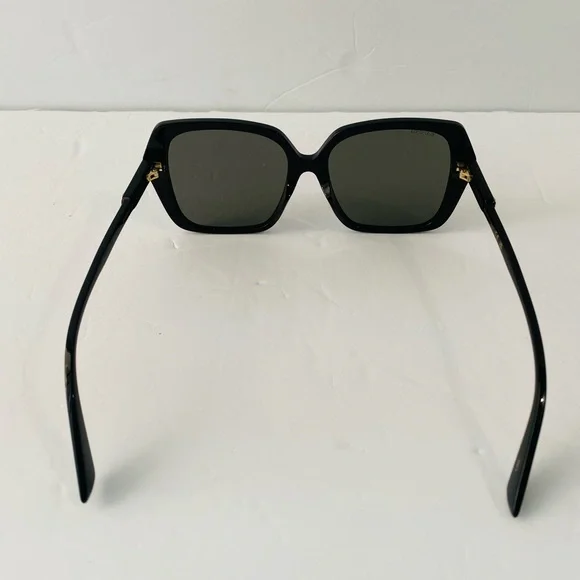 New Gucci Women’s Square Ladies Sunglasses
Item No. GG0533SA 001 56 - Picture 7 of 14